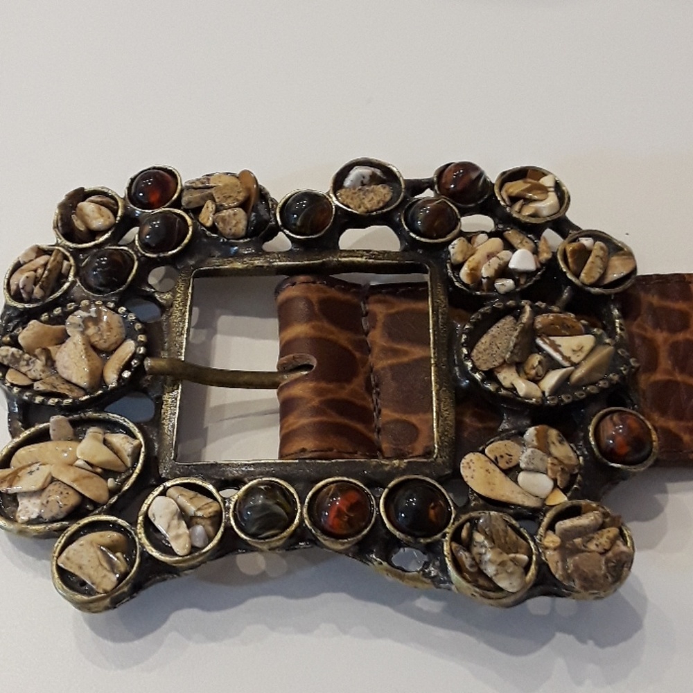 Leatherock belt with big buckle. Women